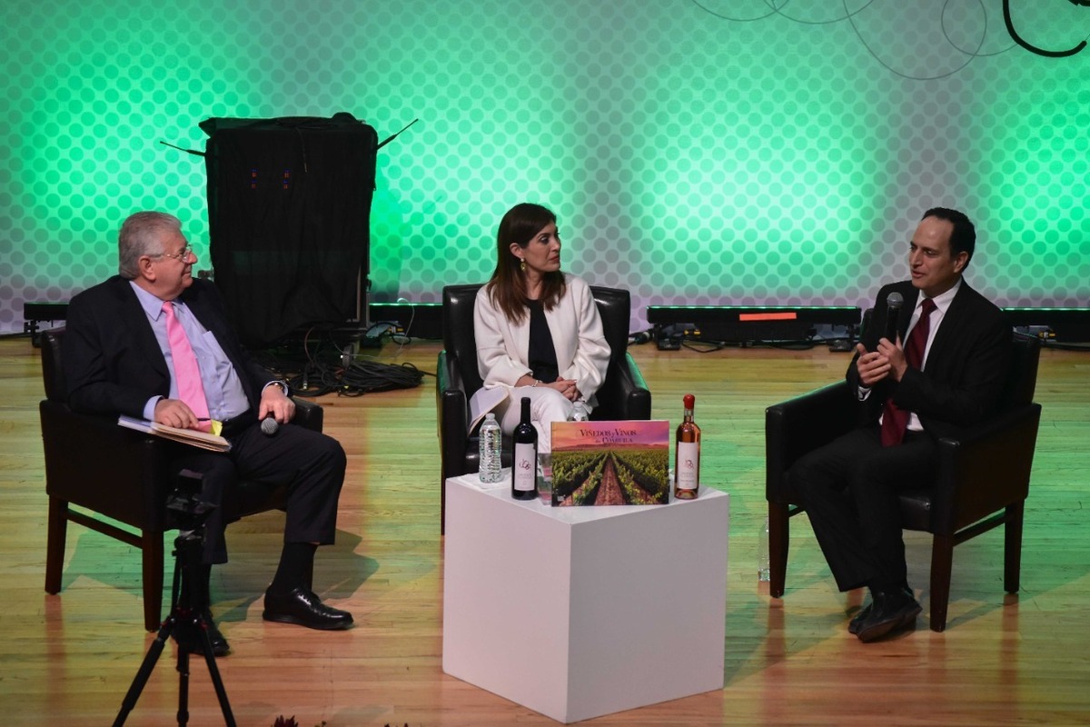 Presentación del libro “Vinos y Viñedos de Coahuila” en la FILC 2022. (Cortesía)