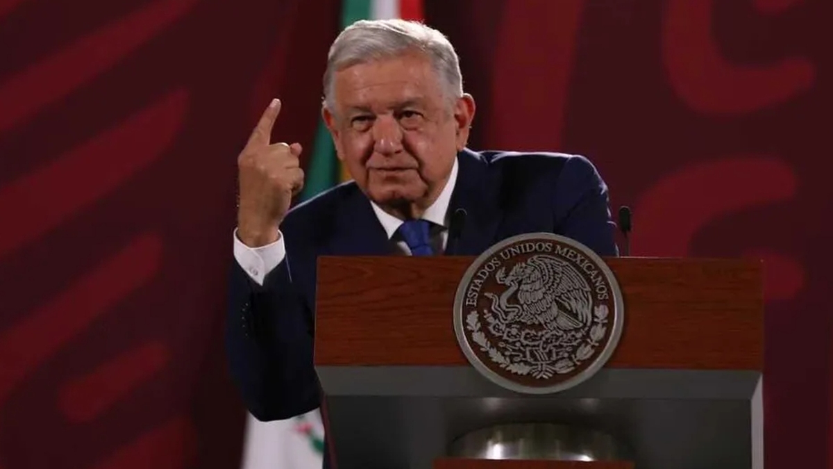 Algunos simulan ser progresistas porque da ‘cachet’ decirlo, critica AMLO