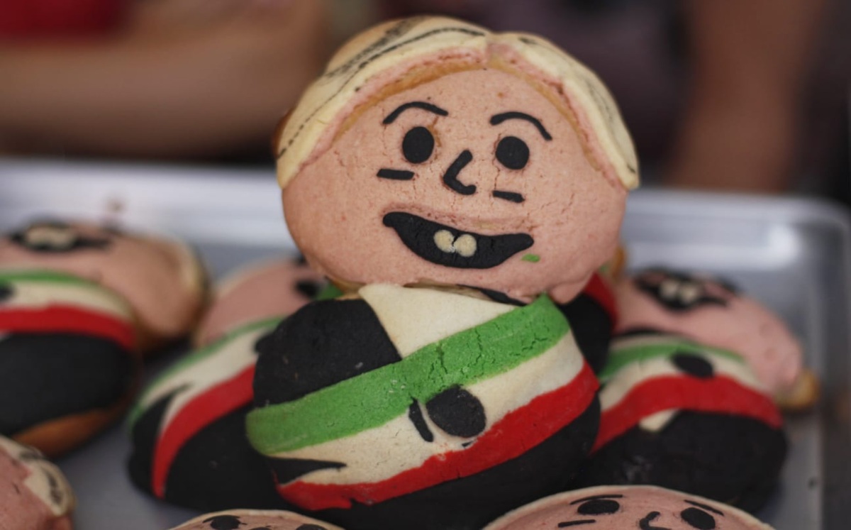 Panadería en Puebla conmemora las fiestas patrias con la imagen de AMLO | Melanie Torres