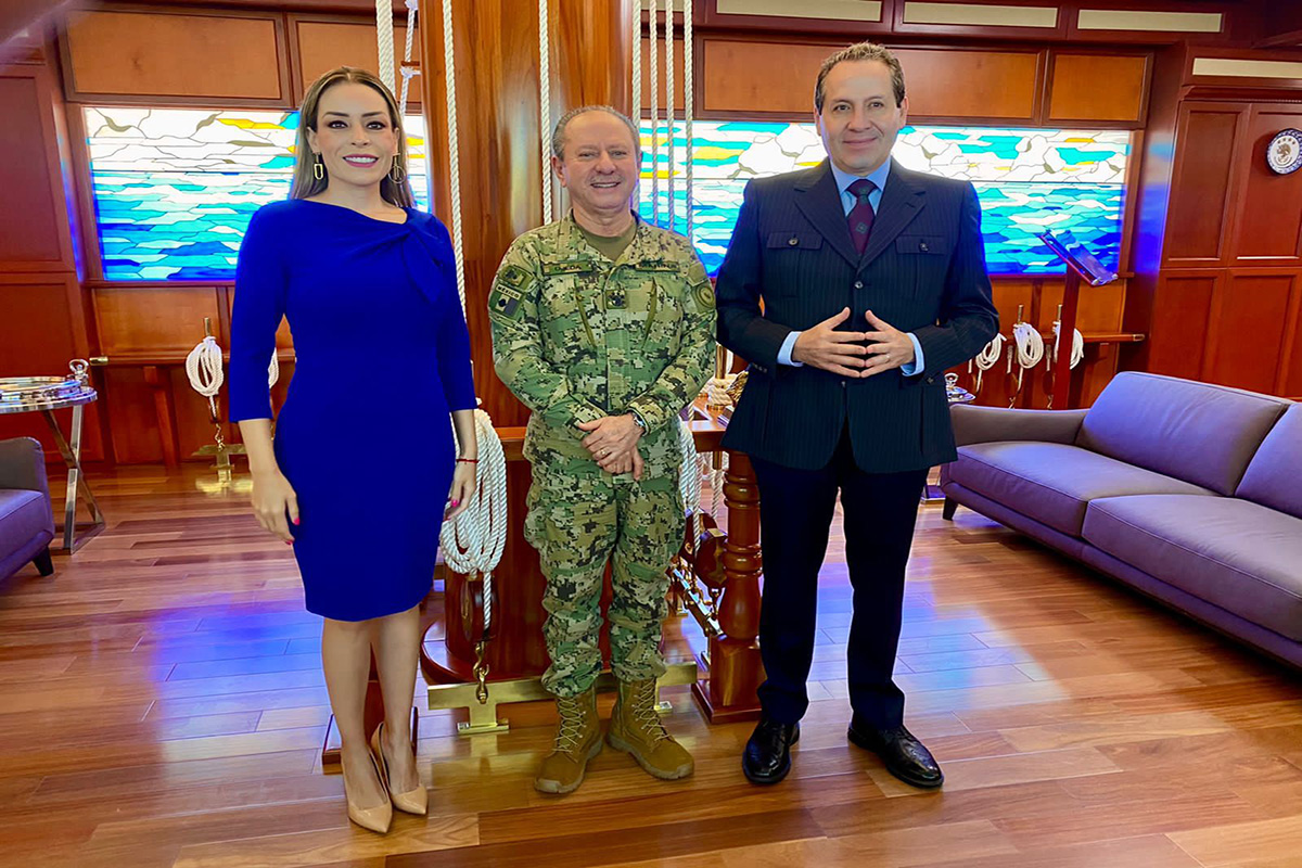 Senadora Verónica Martínez realiza reunión de trabajo con el secretario de la Marina. | Especial
