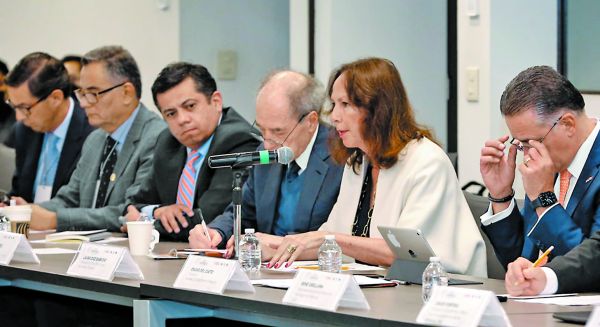 Empresarios de ambos países participaron en reuniones durante el diálogo económico. Especial