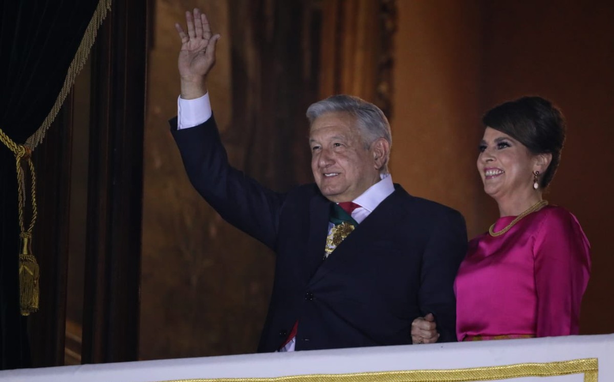 López Obrador lanzó 20 vivas en su cuarta ceremonia del 212 aniversario del Grito de Independencia. | Twitter