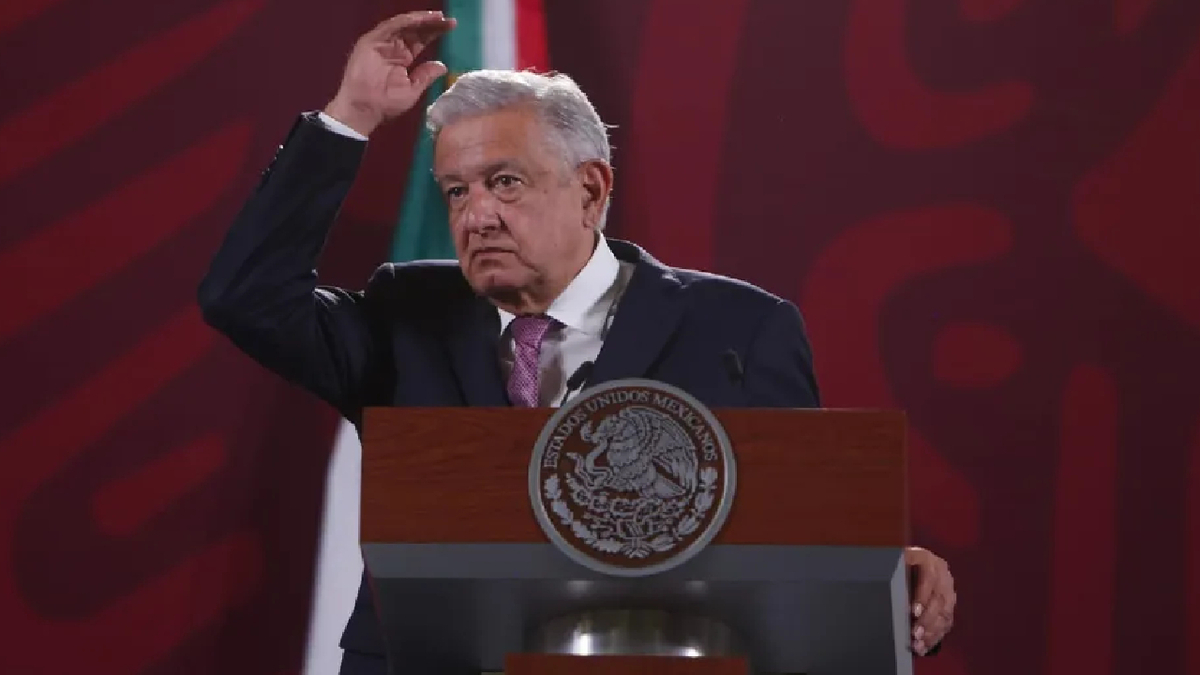 "No hay que ser racista" dice AMLO tras dichos de Margolis en documental de Netflix