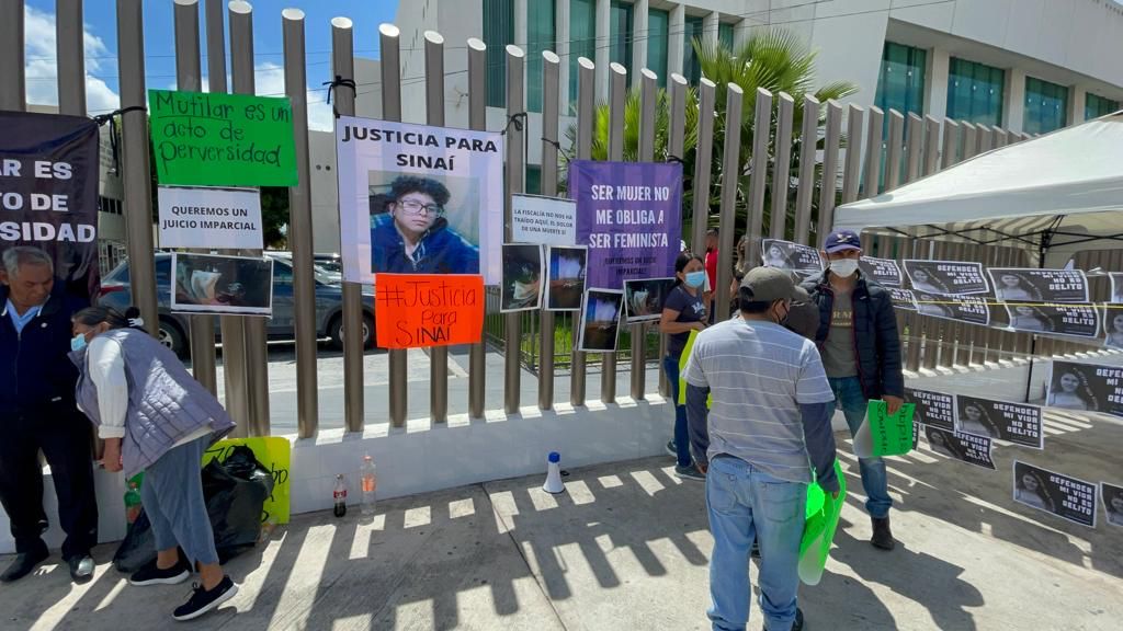 Se manifestaron afuera de los juzgados.