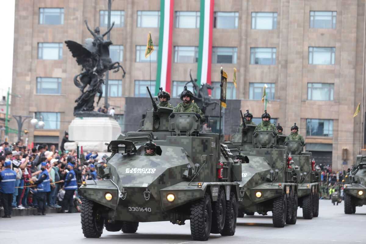 Equipo de las Fuerzas Armadas en el Desfile Militar en CdMx | Jesús Quintar