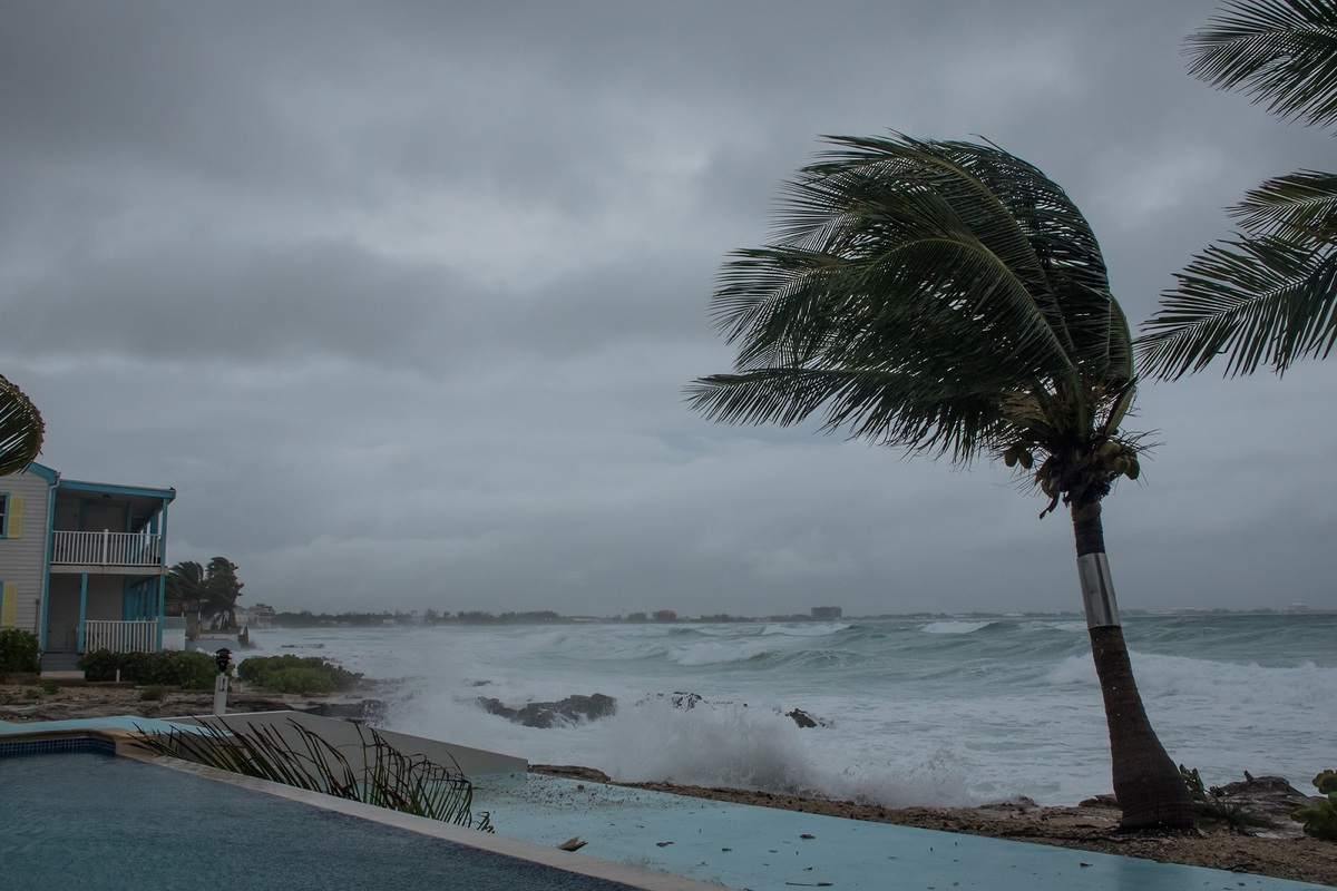 Se espera que la tormenta tropical 'Lester' ocasione lluvias en al menos cuatro estados. | Shutterstock