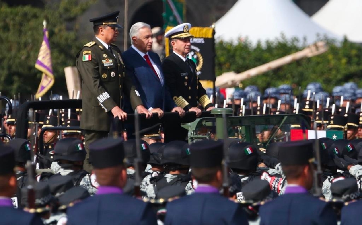 El Presidente previo al inicio del Defile Militar del 16 de septiembre. | Ariel Ojeda