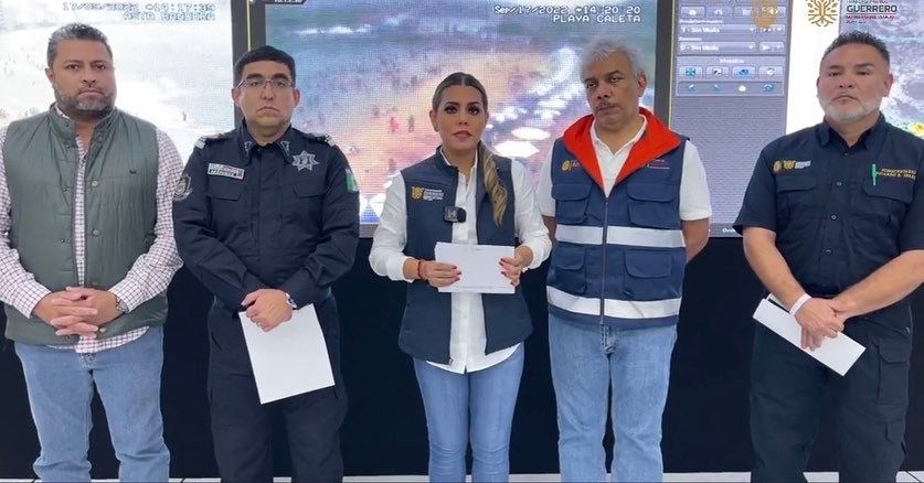 La gobernadora de Guerrero, Evelyn Salgado al pendiente de las lluvias. (Especial)