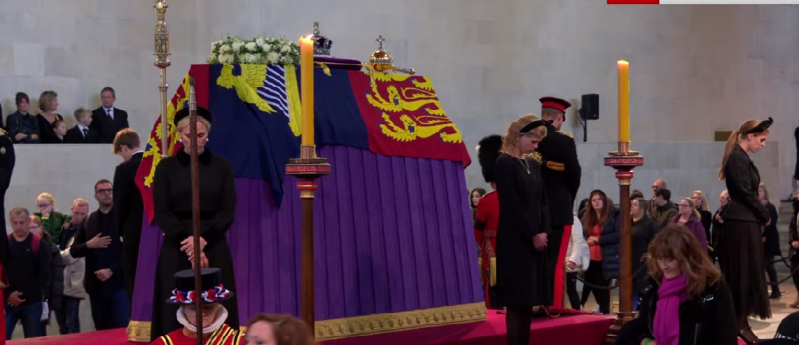 reina isabel II nietos