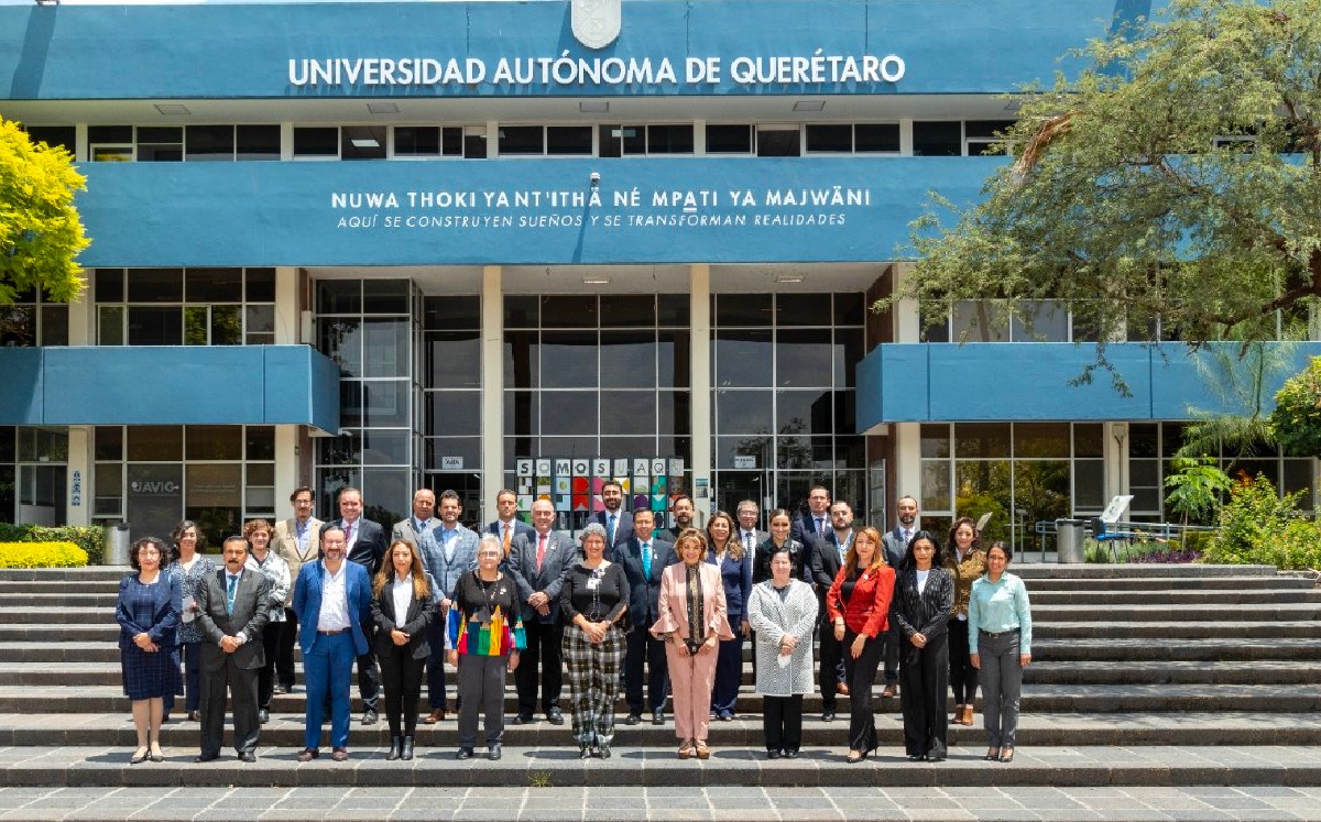Para su confromación participaron varias facultades del área científica. | @UAQmx
