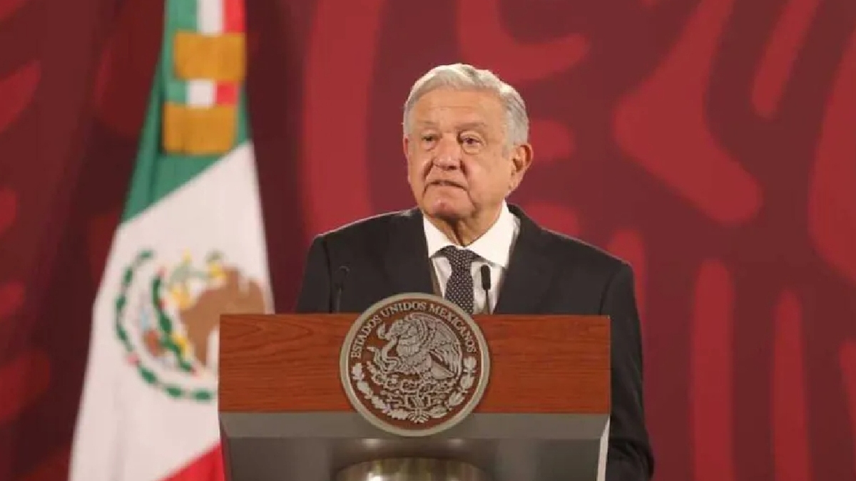 "La educación es fundamental": AMLO llama a prepararse