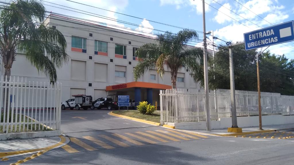 Los atacados llegaron en la camioneta baleada al nosocomio. Foto: Miranda Arias