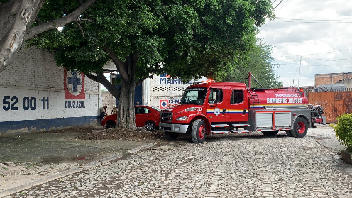 Atiende Protección Civil un derrame de combustible en colonia Artesanos (Cortesía)