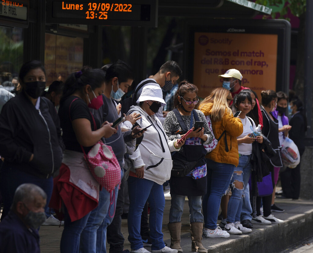 La cifras de la pandemia de covid-19 se mantienen bajas en el país. (AP)