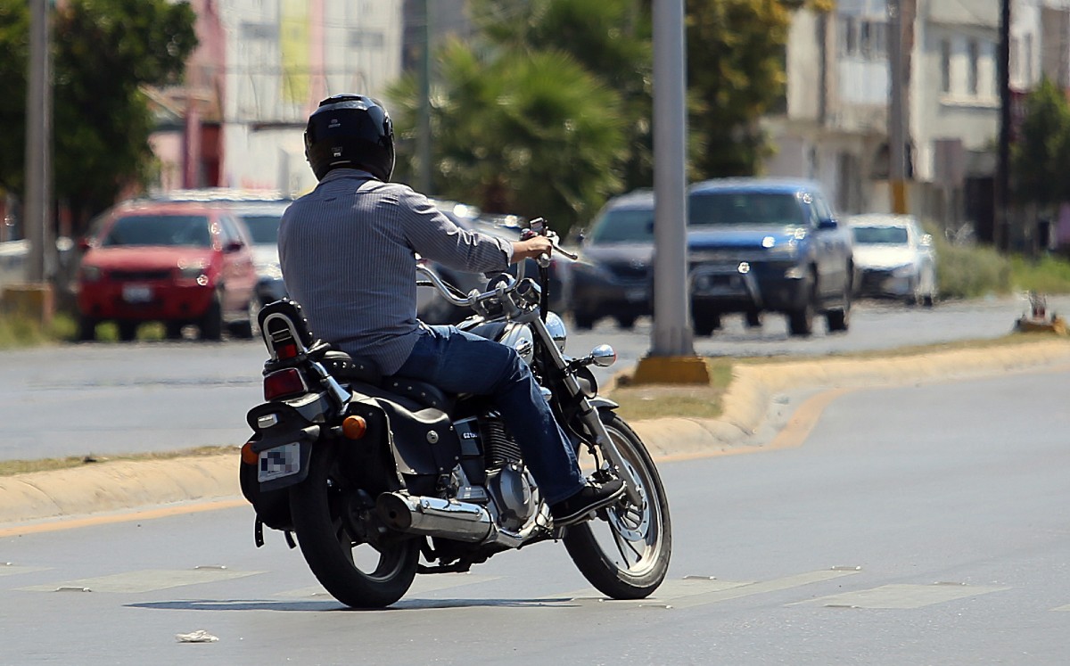 Conductores de motociclistas de Coahuila. (Rolando Riestra)