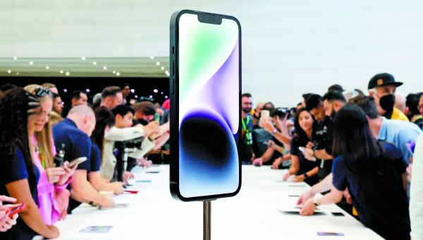 La idea de la marca es hacer que los smartphones se vuelvan aún más indispensables. Carlos Barria/REUTERS