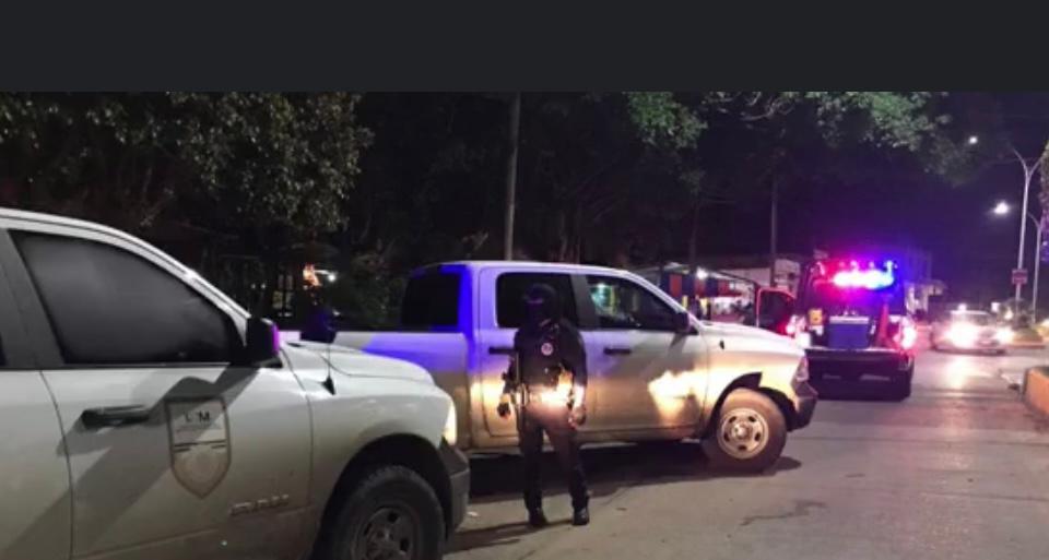 Policía y agentes del INM hallaron a más de 200 migrantes en un hotel de Veracruz. (Especial)
