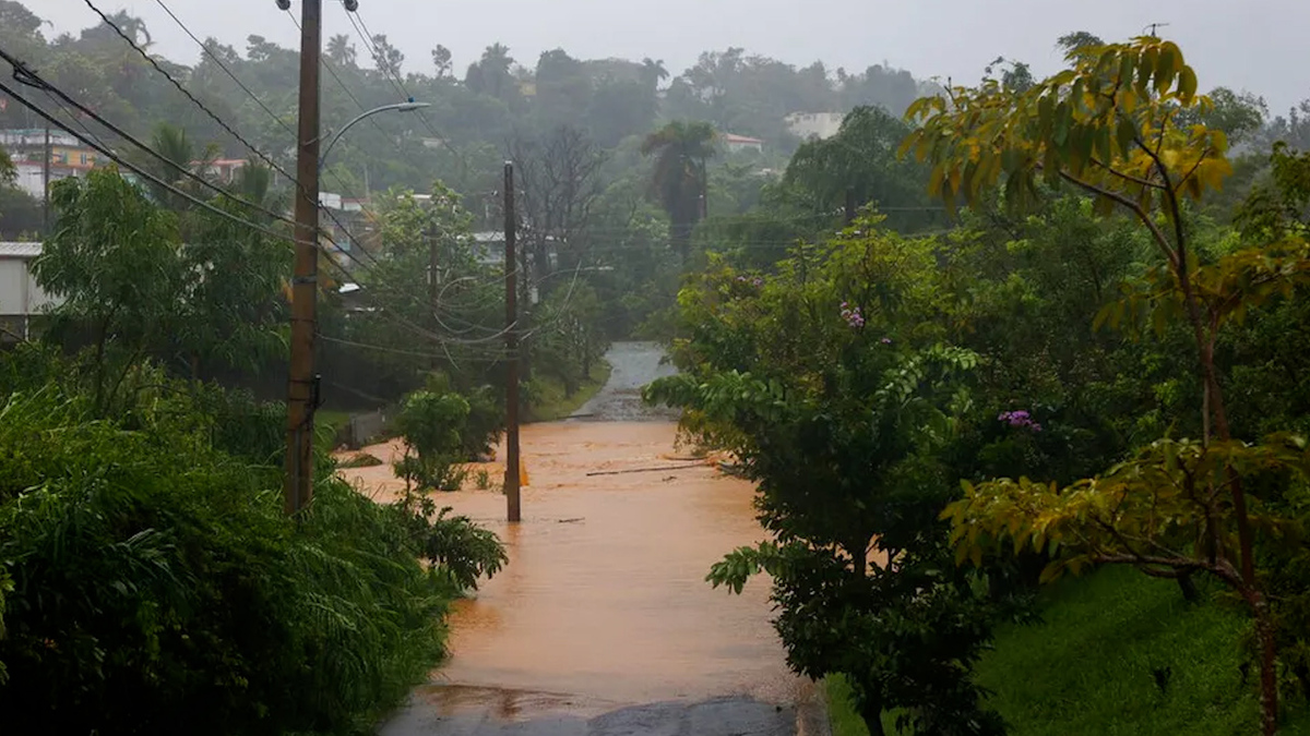 En Puerto Rico, huracán 'Fiona' genera fuertes inundaciones