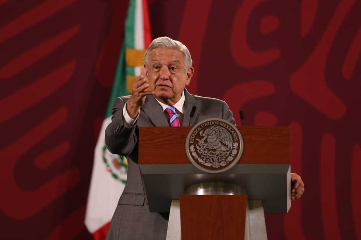 AMLO indicó que revisará el caso de seguridad para la saxofonista María Elena Ríos. | Octavio Hoyos