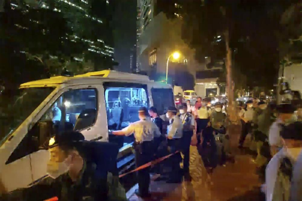 El arrestado interpretó varias canciones con una armónica, incluyendo un himno de las protestas prodemocracia. (AP)
