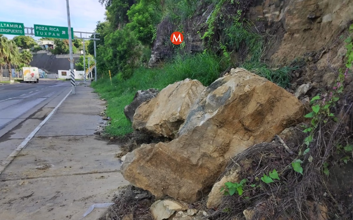 Cerro del Andonegui en Tampico tiene desgaje tras las lluvias. (Jesús García)