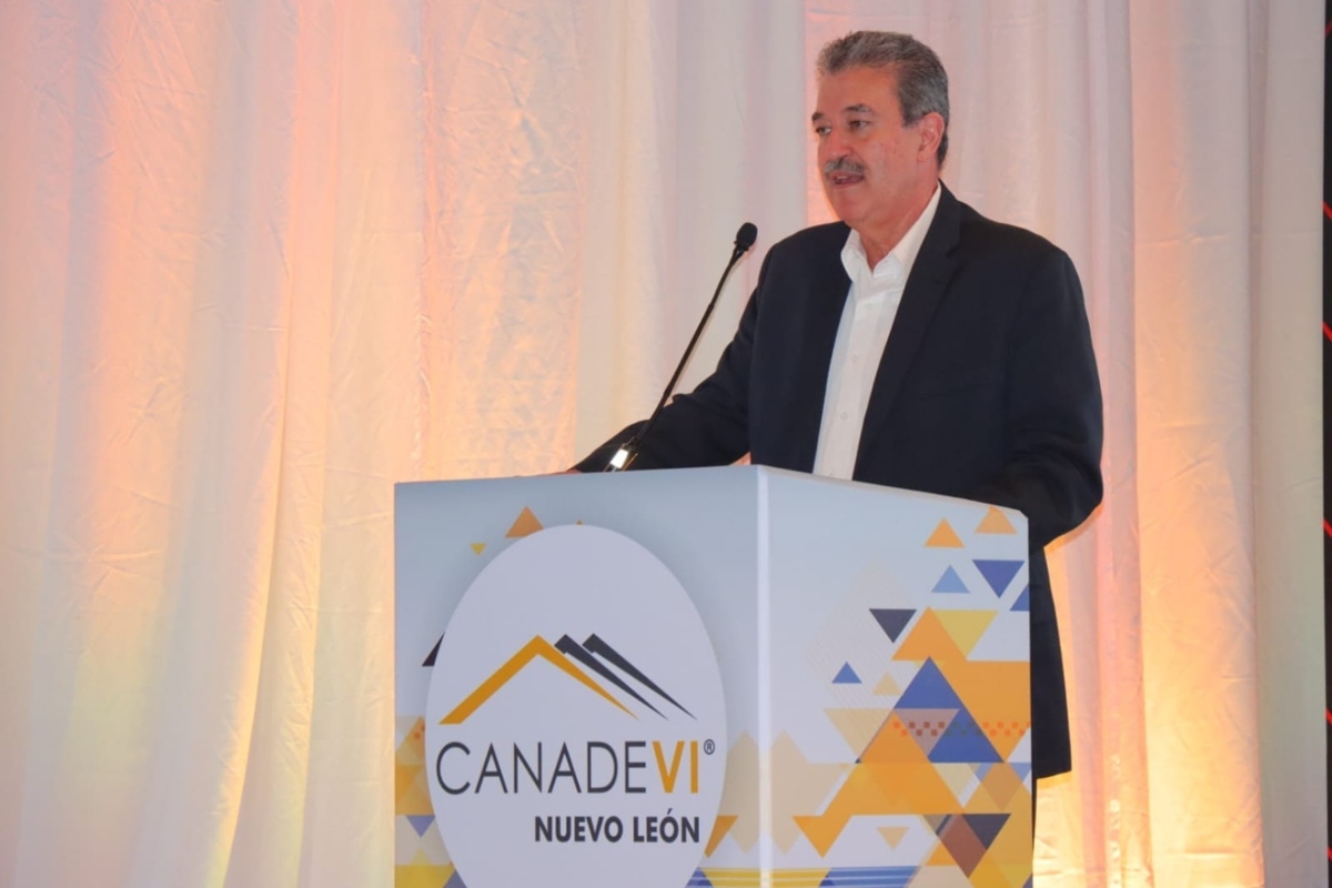 Hernán Villarreal presente en la Cumbre Inmobiliaria 2022. Foto: Secretaría de Movilidad Nuevo León