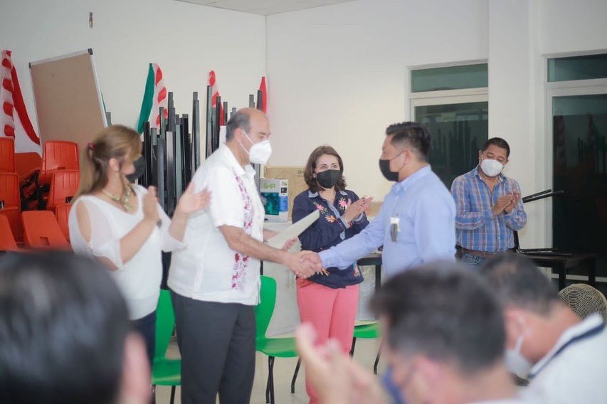 Natividad Castrejón realizó gira de trabajo por la huasteca hidalguense. (Twitter)