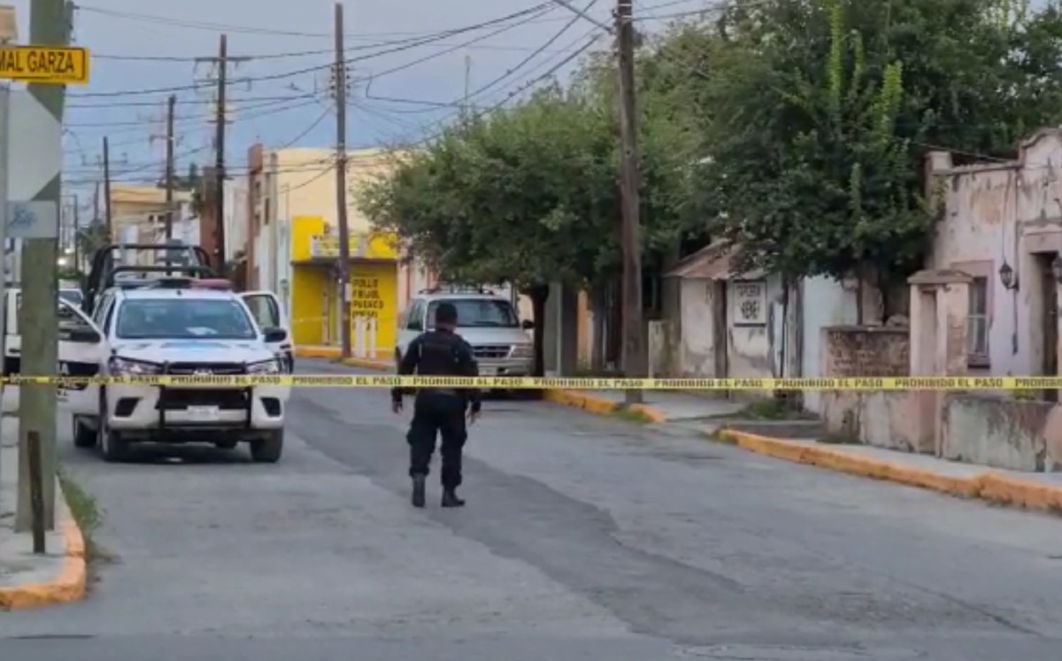 El suceso se registró en las calles Jesús Ramal, en su cruce con la Venustiano Carranza, en el centro de Linares / Martha Zamora