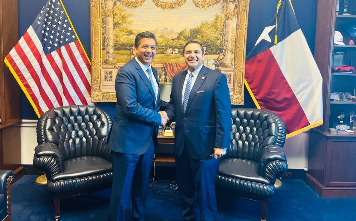 Francisco García Cabeza de Vaca y Henry Cuellar. (Cortesía)