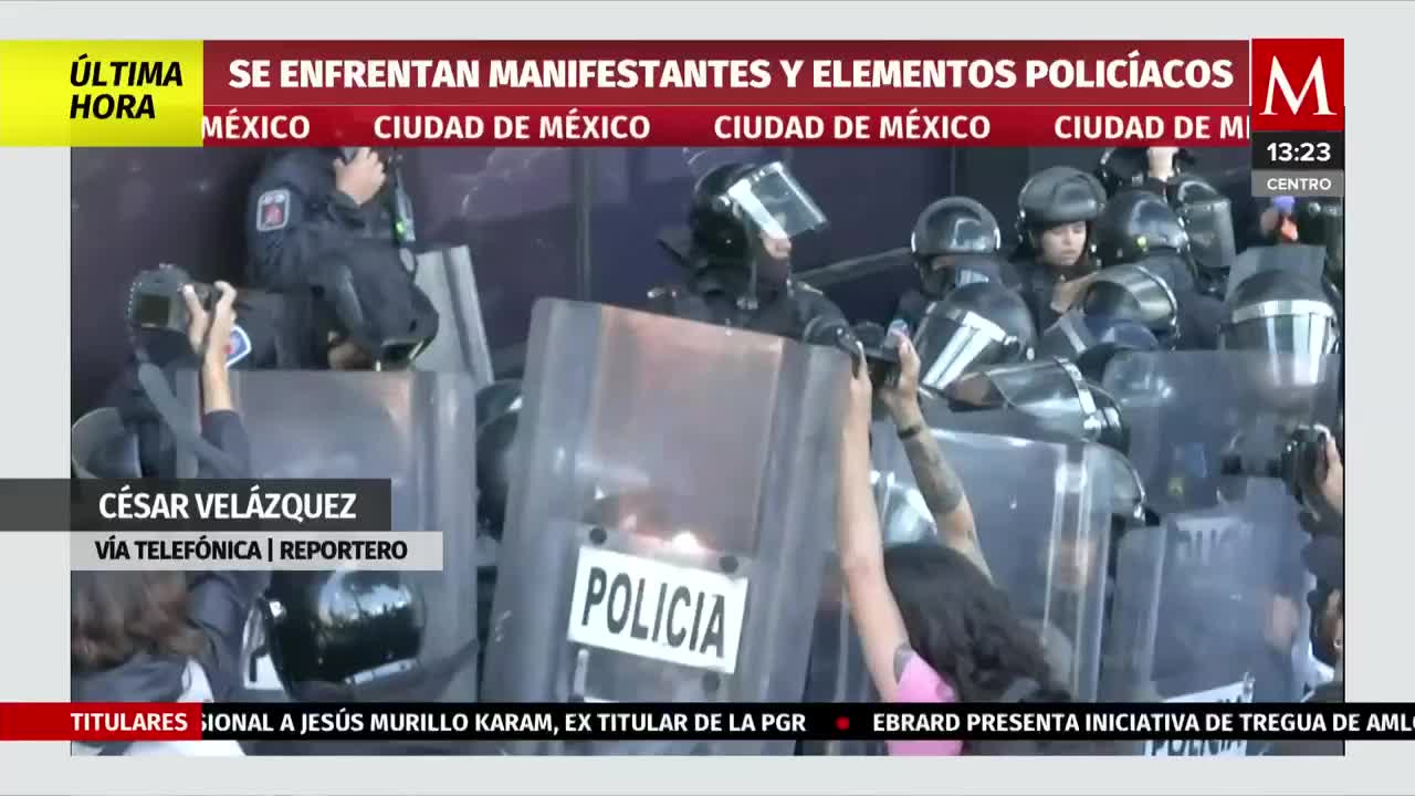 Normalistas de Ayotzinapa se enfrentan a policías de la CdMx