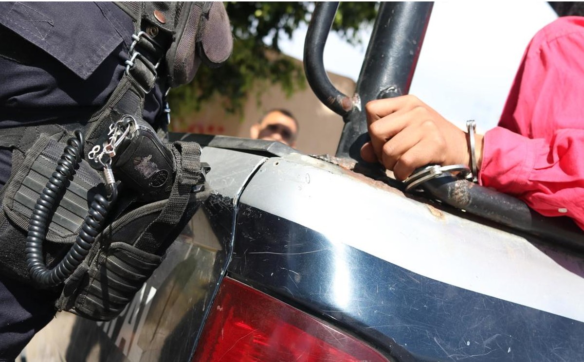 Con pistola en mano mujer intentó llevarse a su marido en Tampico Alto