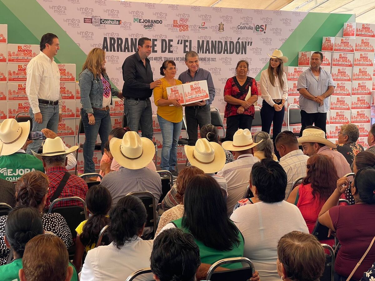 Más de tres mil familias recibirán un paquete de despensas con 26 productos de la canasta básica. | Especial