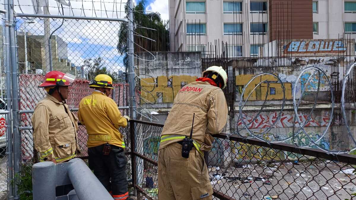 Rescatan a indigente que se encontraba atrapado al interior de una obra abandonada en Zapopan (Juan Carlos Munguía)