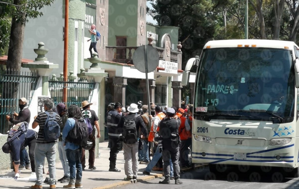 La SSC informó que un grupo de personas encapuchadas agredió a los oficiales tras la protesta. | Jorge Becerril