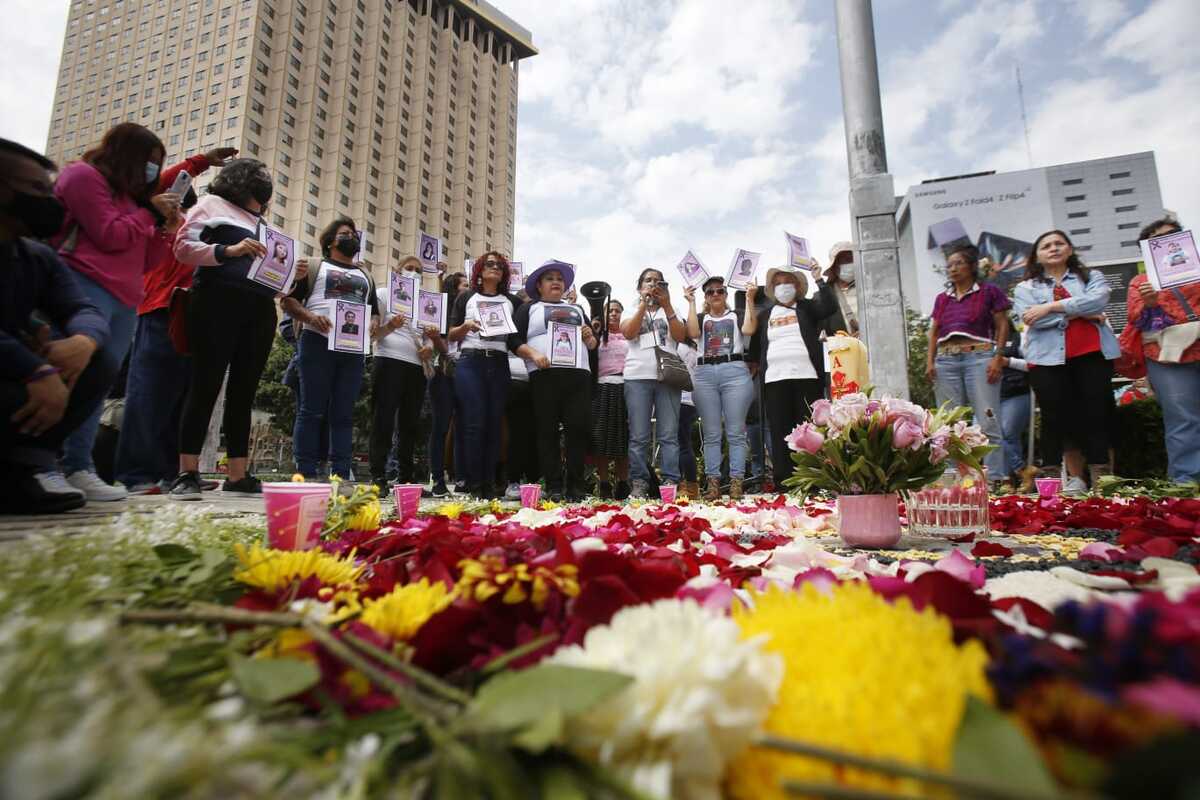 Las manifestantes hicieron pase de lista de mujeres víctimas de feminicidio. | Ariana Pérez