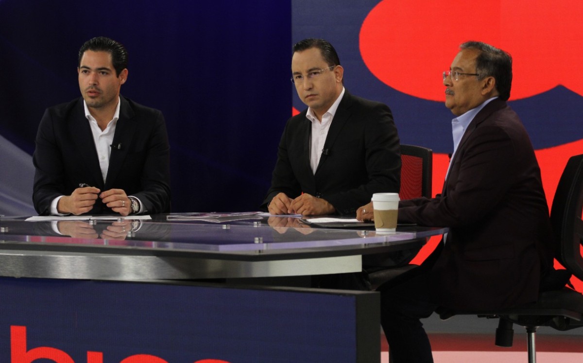 Los alcaldes de Santiago y Escobedo estuvieron en la mesa redonda del programa Cambios con Víctor Martínez. | Roberto Alanís