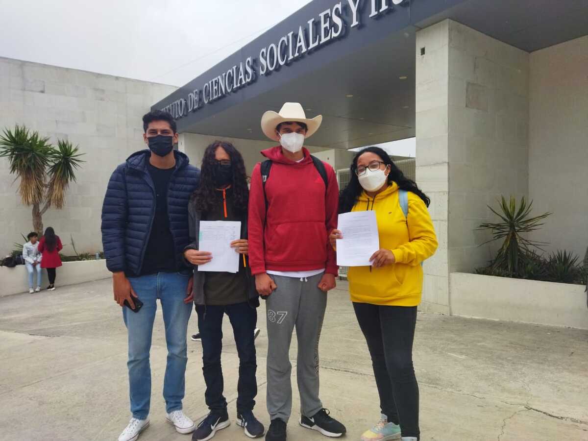 Los alumnos exigieron también, que las autoridades del ICSHu se pronuncien sobre esta petición (Elizabeth Hernández)