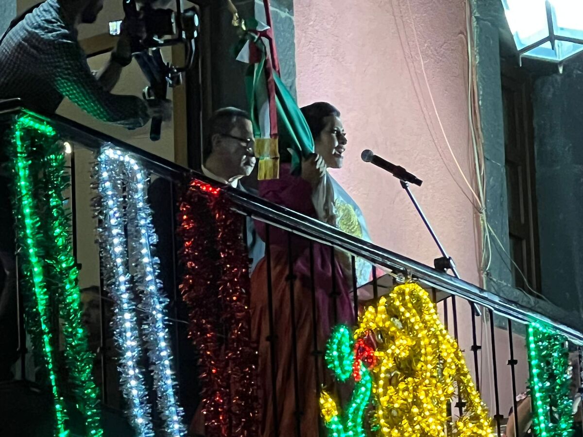 Celebra Tlaquepaque fiestas patrias con miles de personas presentes