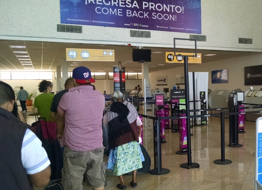 Viajan migrantes en condiciones infrahumanas y peligrosas, denuncia arquidiócesis de Puebla | Jaime Zambrano