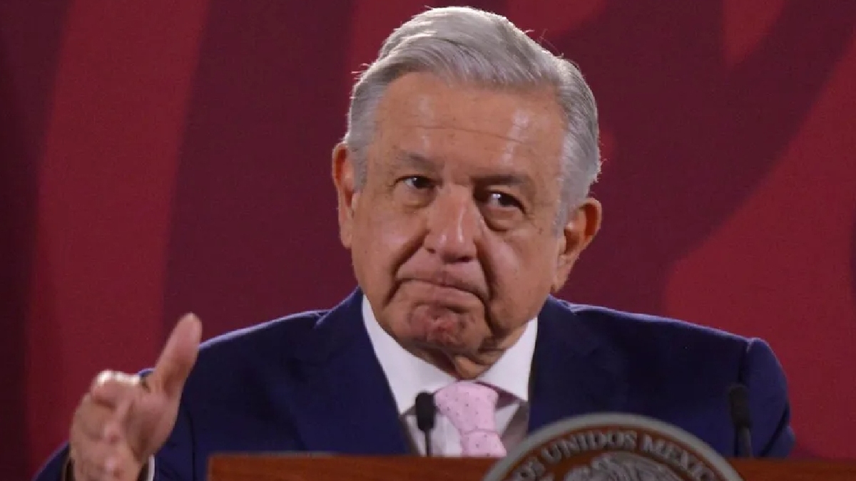 AMLO anuncia reunión con el SAT para revisar pago de impuestos