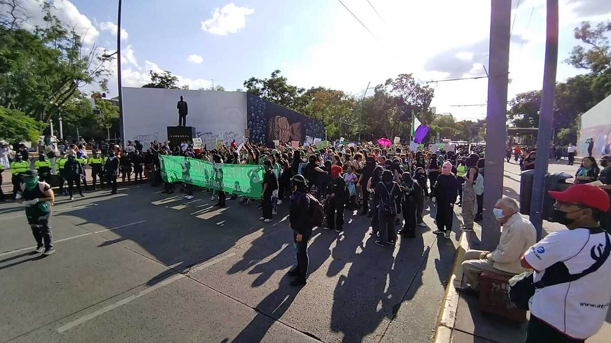 Los colectivos a favor del aborto iniciaron a entonar consignas. (Usi Toledo)