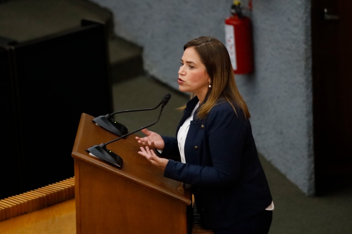 Ivonne Álvarez en Congreso de Nuevo León