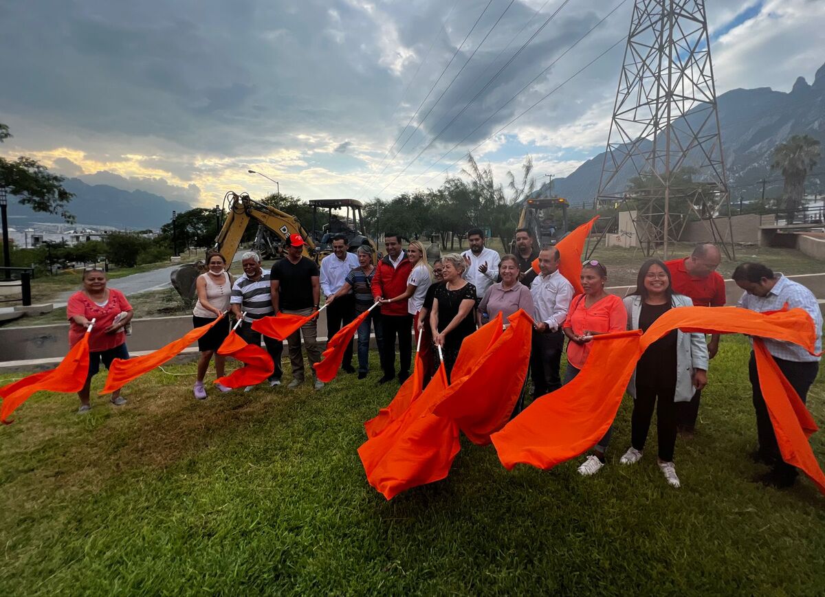 Jesús Nava da banderazo a construcción de parque. Foto: Especial