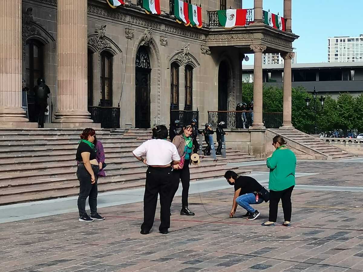 Manifestantes se reúnen en Nuevo León por protesta pro aborto. Foto: Alexandra Amao