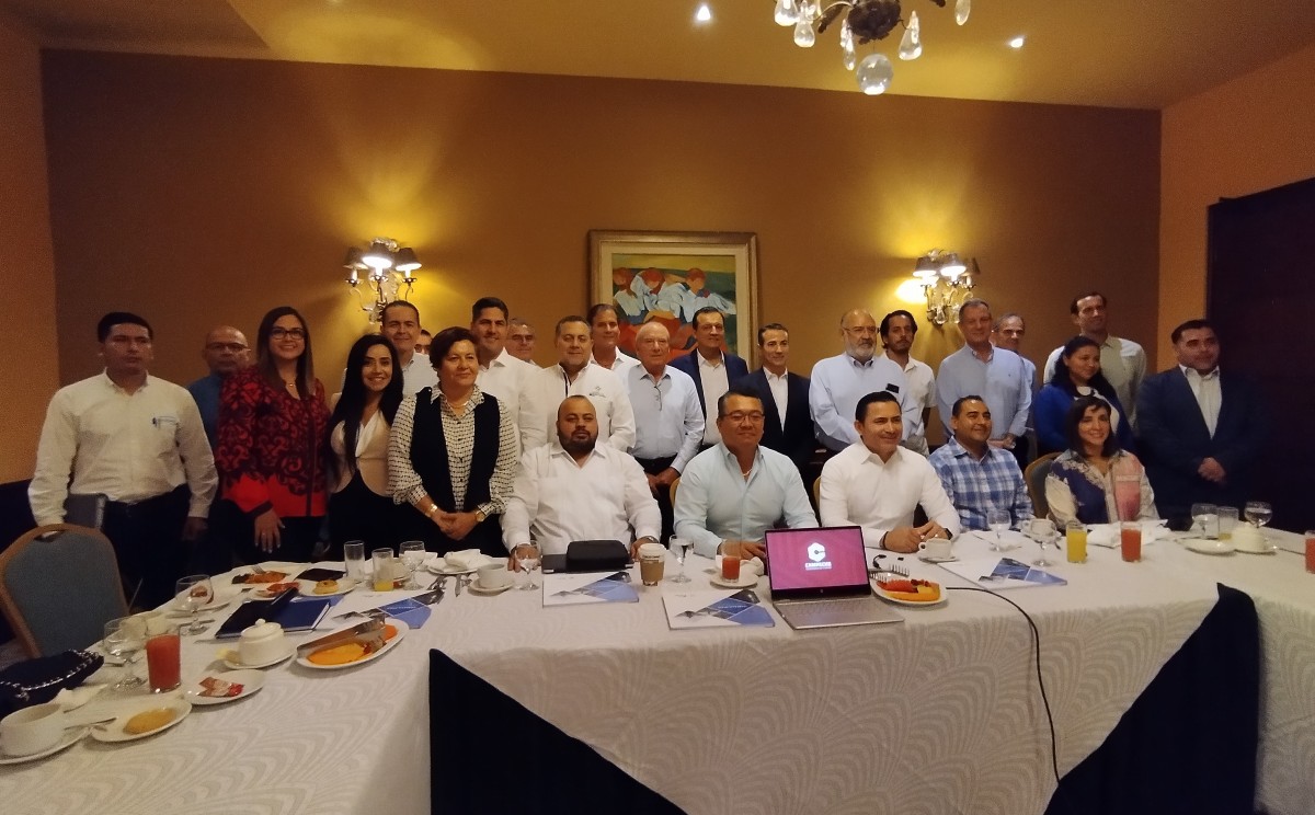 Funcionarios de Campeche se reunieron con empresarios del sector energía de Tamaulipas. | Foto: Víctor Durán