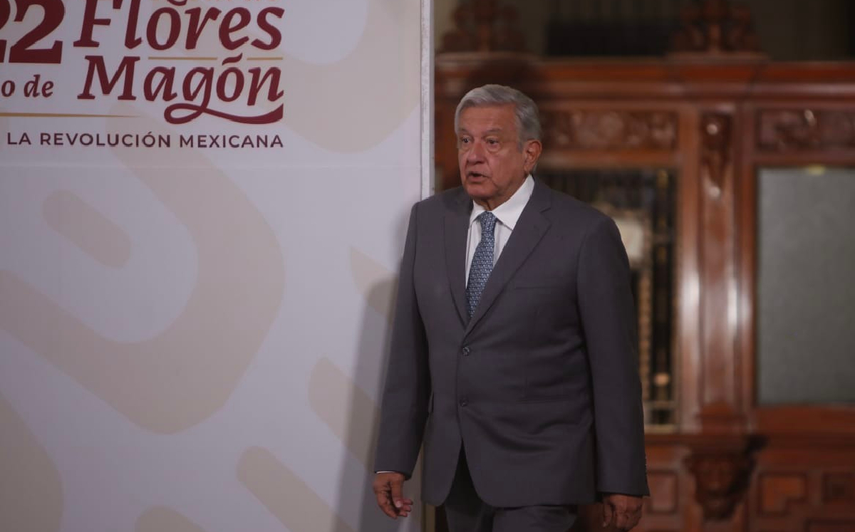 El Presidente llegando a su conferencia mañanera de hoy en Palacio Nacional. | Ariana Pérez