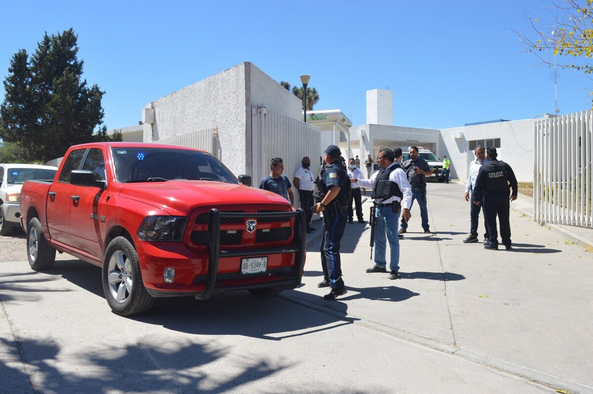 Los policías fueron atendidos están fuera de peligro. (Especial)
