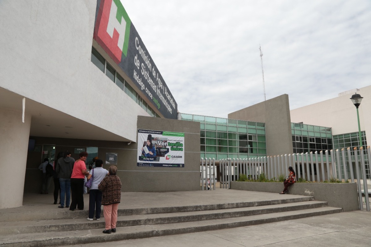 Usuarios irregulares acomulan pagos (Maribel Calderón)