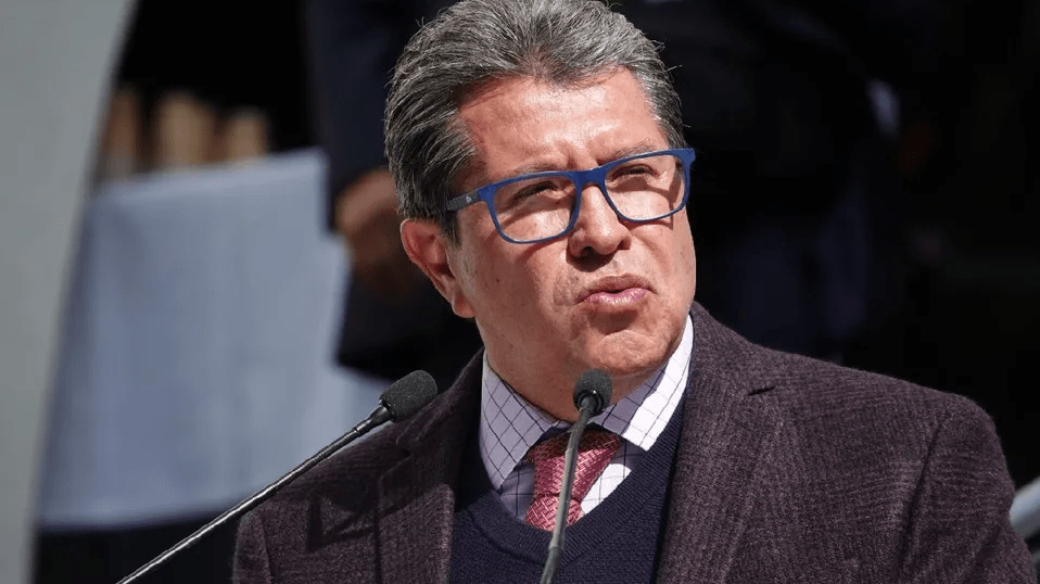 Monreal se reúne con simpatizantes
