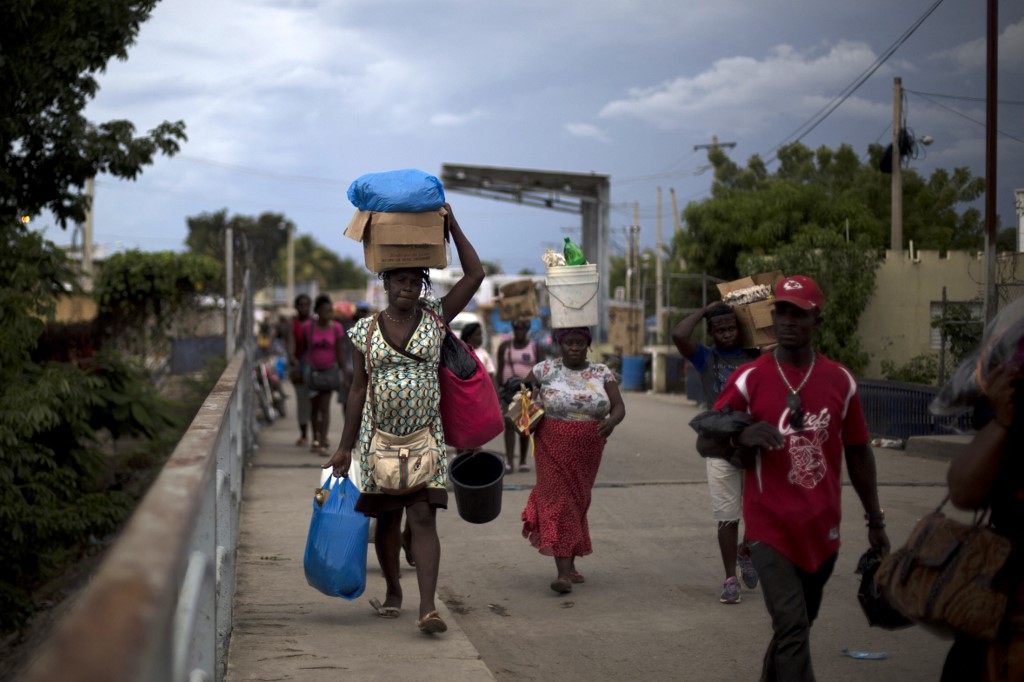 Haiti vive una crisis social  por la falta de combustible. (AFP)